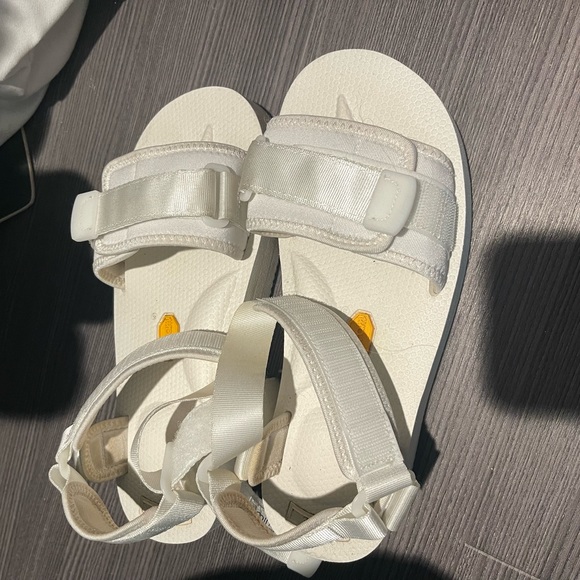 sandals - Picture 3 of 3